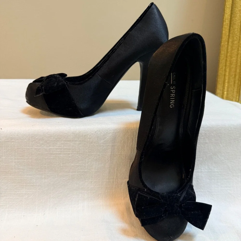 Call It Spring Pumps Size 9 Black Satin Velvet Bow Almond Toe High Heels